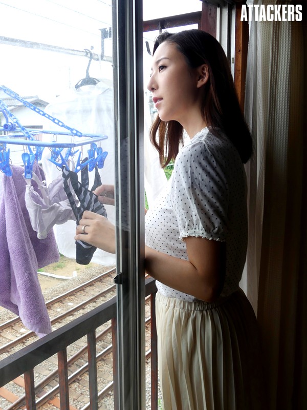 Regional Jepang Indo Media Saat suaminya pergi, sebuah dorongan terlarang yang tidak bisa ditahan