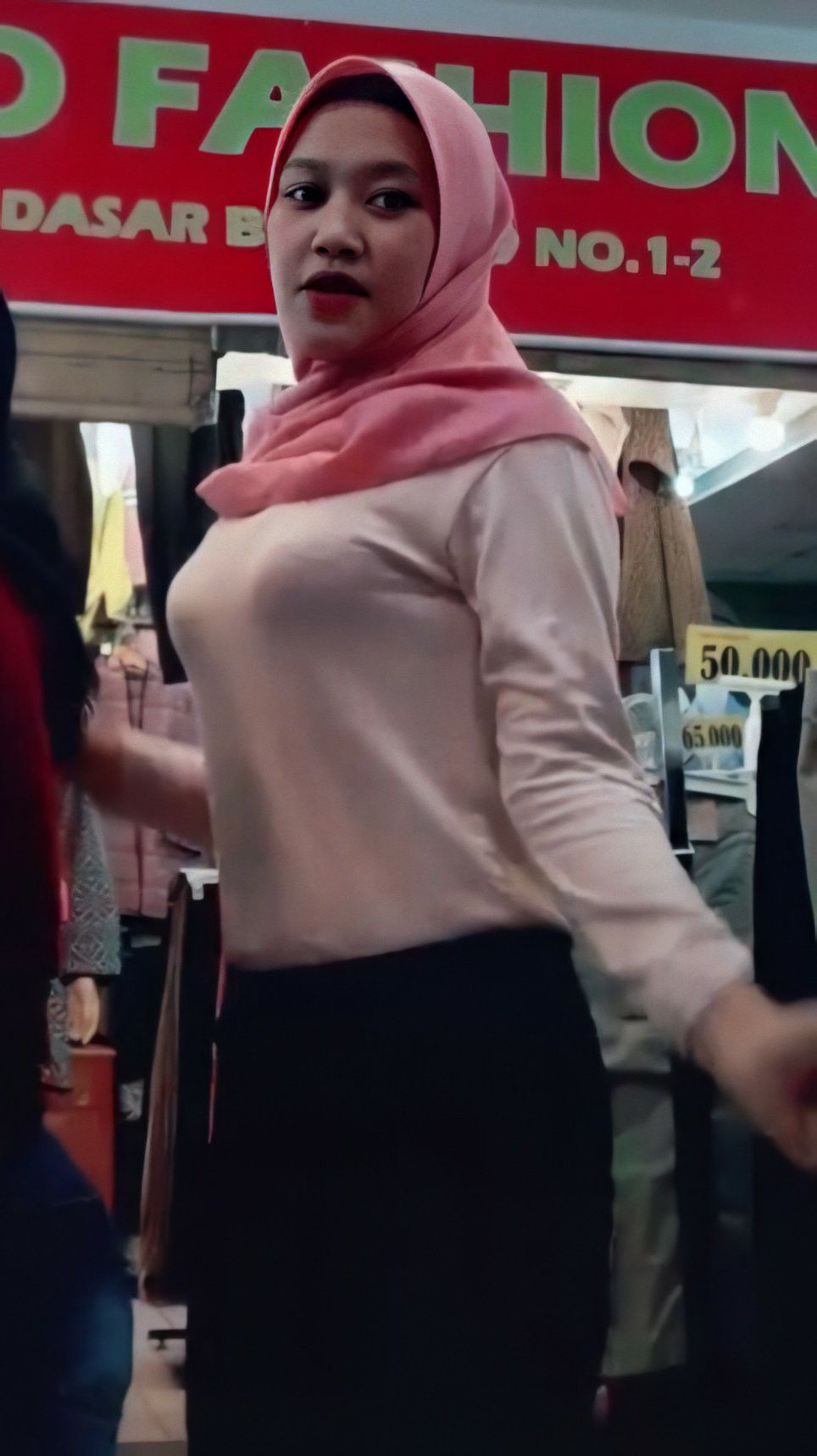 Viral Indo PNS Berhijab ke Kantor Pakai Makeup bak Barbie Diclik Atasan Perut Tambun Top Global 2025