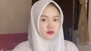 Viral Video Lagi Hijab Video ABG SMA Indo Aqilla Kacamata Pink Atas Bawah Imut Tutorial Wiwik Top 10 Trending Global Indonesia 2025