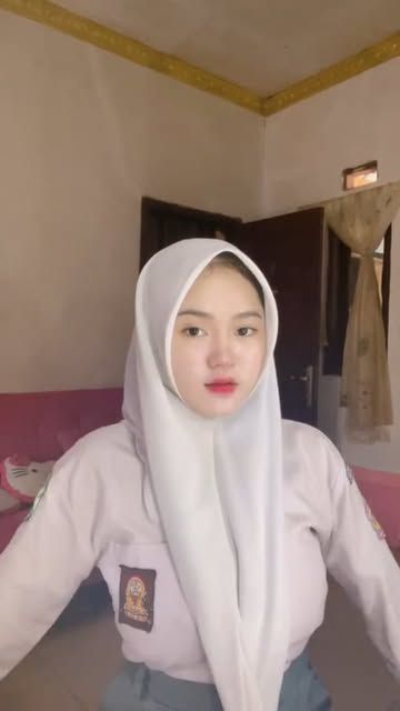 Viral Terbaru Hijab Video ABG SMA Indo Aqilla Kacamata Pink Atas Bawah Imut Tutorial Wiwik Top 10 Trending Global Indonesia 2025